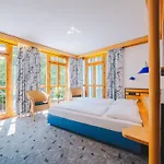 Villa Waldperlach By Blattl